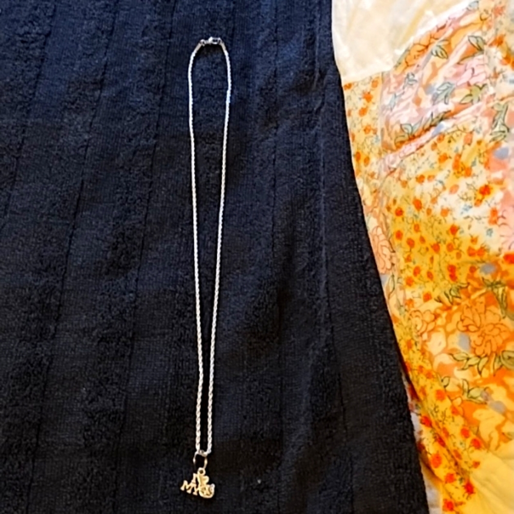 Ladies Necklace w Pendant
